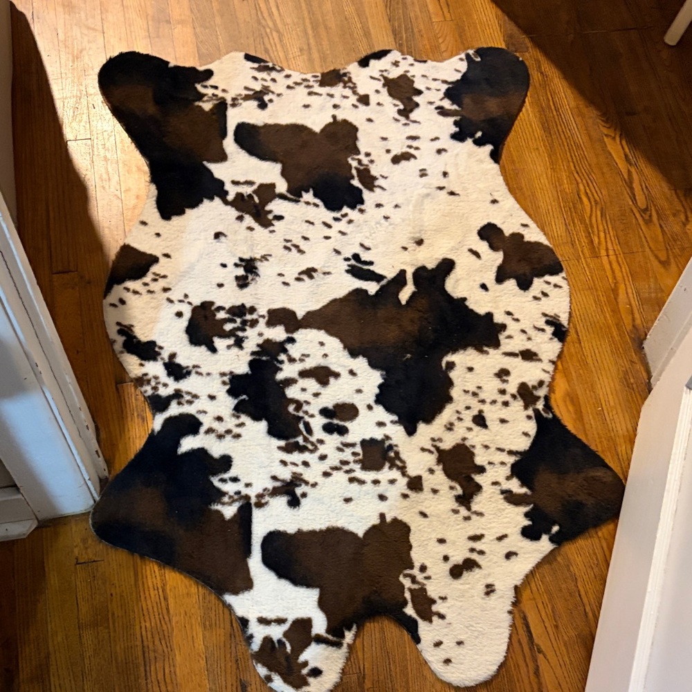 Cowhide Accent Rug - Brown and White Spot
